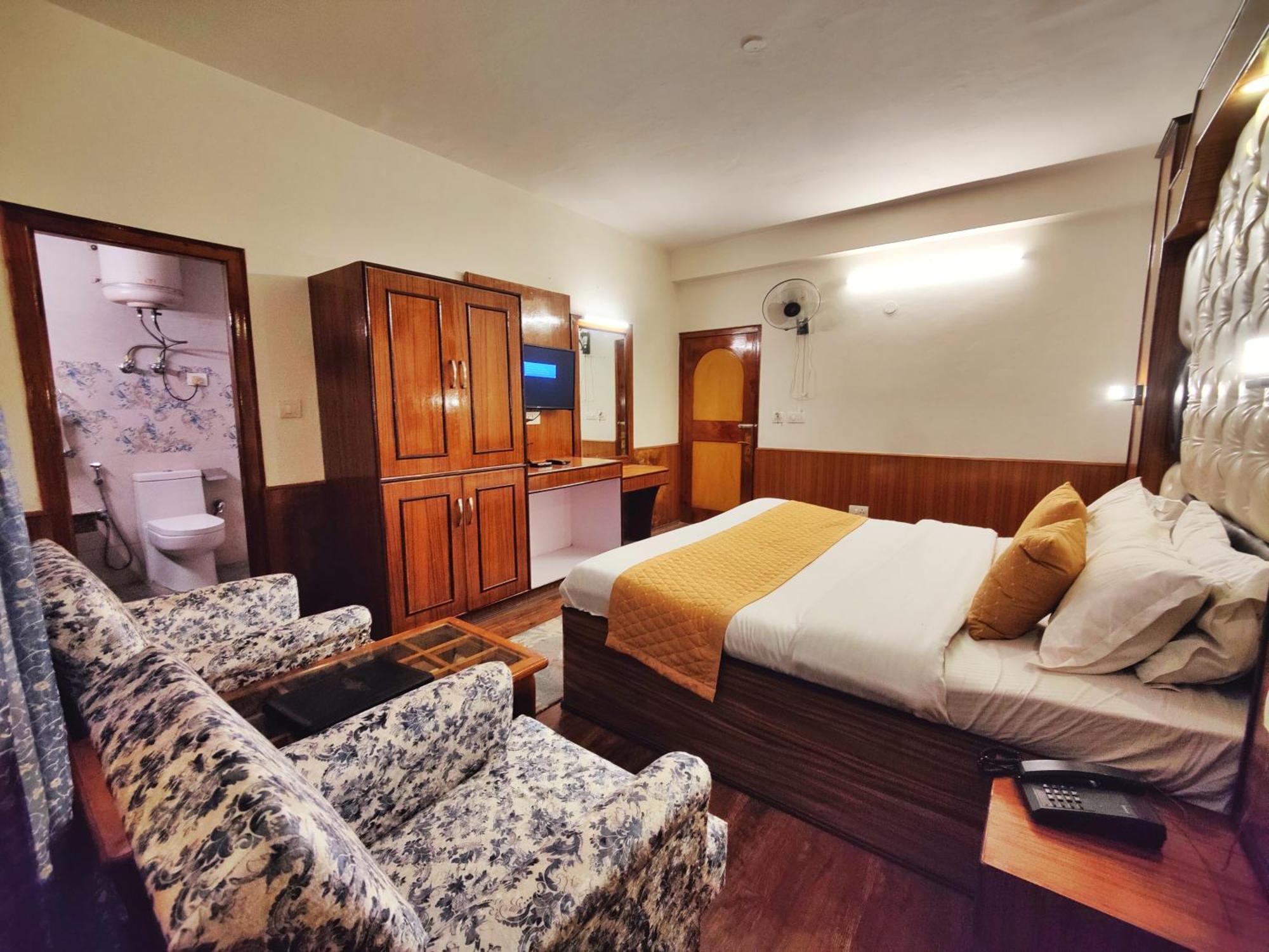 Surya International Hotel Manali Near Mall Road Экстерьер фото