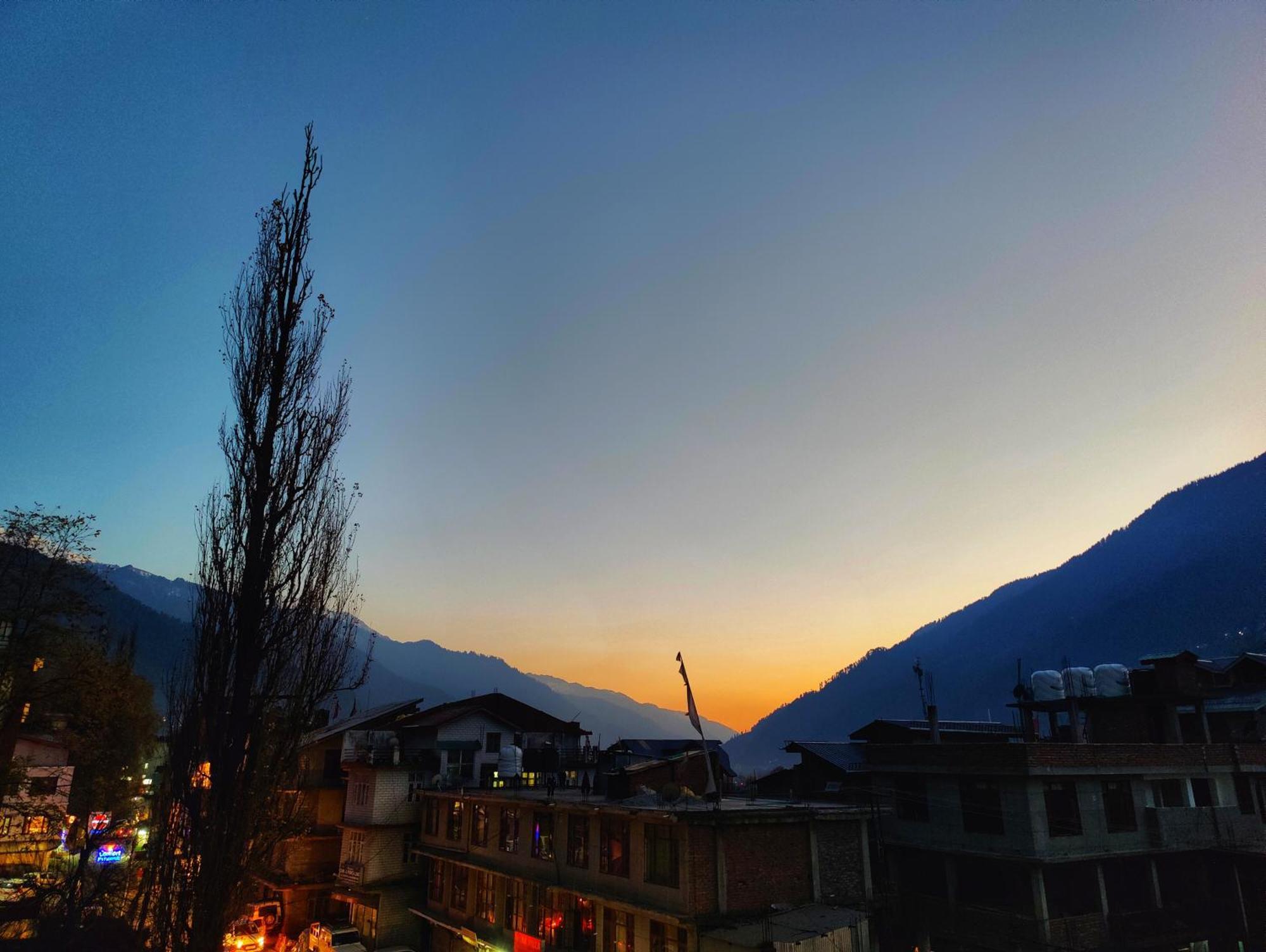 Surya International Hotel Manali Near Mall Road Экстерьер фото